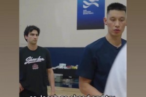 佛罗伦萨vs拉齐奥视频回放_佛罗伦萨vs拉齐奥在线高清免费_佛罗伦萨vs拉齐奥全场免费直播干货满满！林书豪：要尝试去封锁持球人的投篮路线 找准下手时机