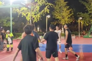美因茨vs汉堡在线观看高清_美因茨vs汉堡全场免费直播_美因茨vs汉堡直播回放在线观看太仓约基奇！这大哥在野球场简直是无解的大bug！